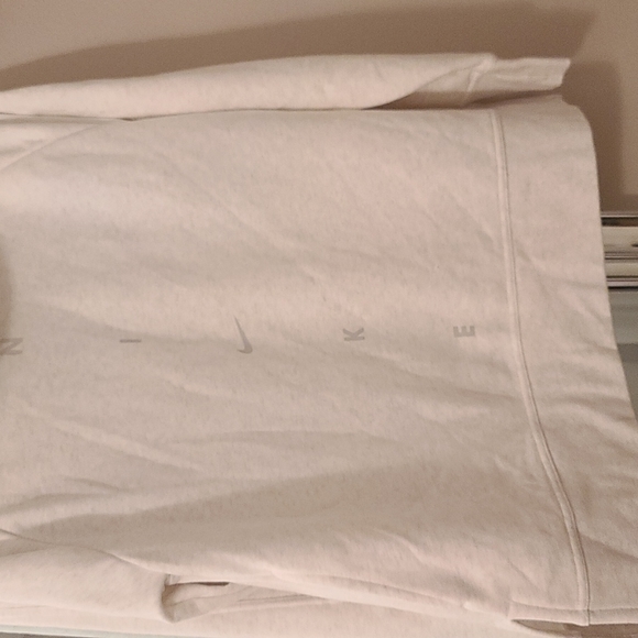 Nike long sleeve cream color sweatshirt with pockets. Size S - Picture 7 of 10